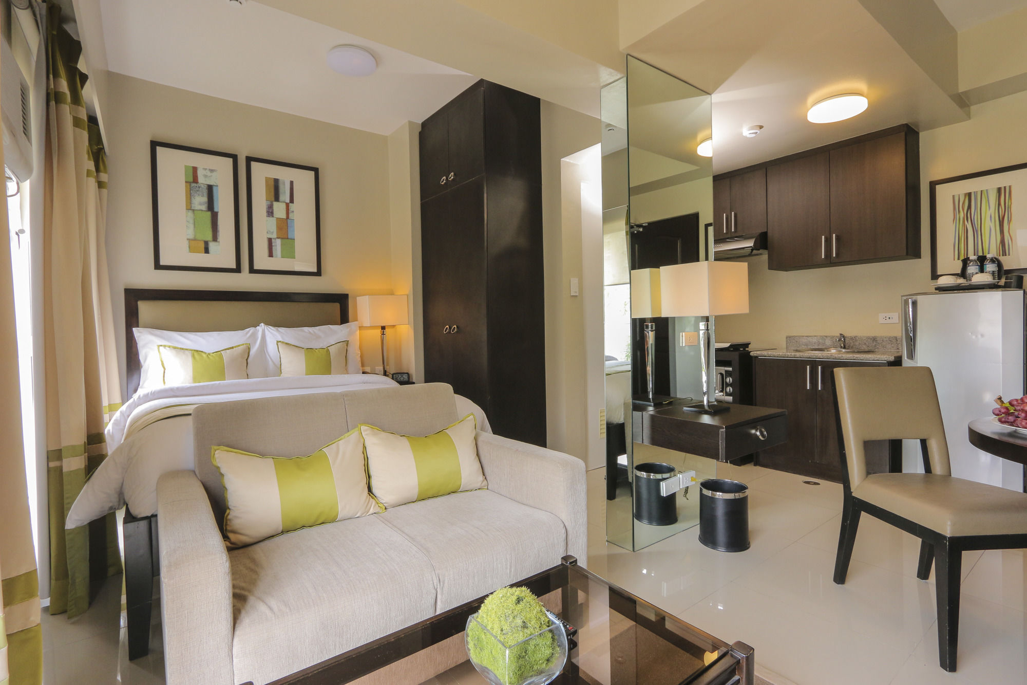 Bellini Suites At Presidio, Lakefront Muntinlupa City Экстерьер фото