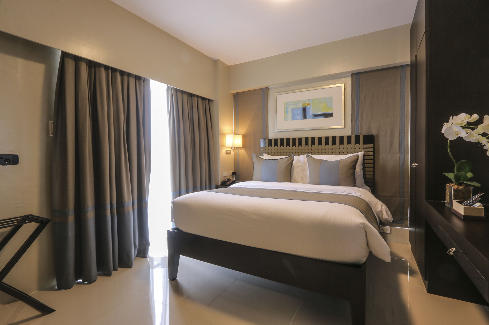 Bellini Suites At Presidio, Lakefront Muntinlupa City Экстерьер фото